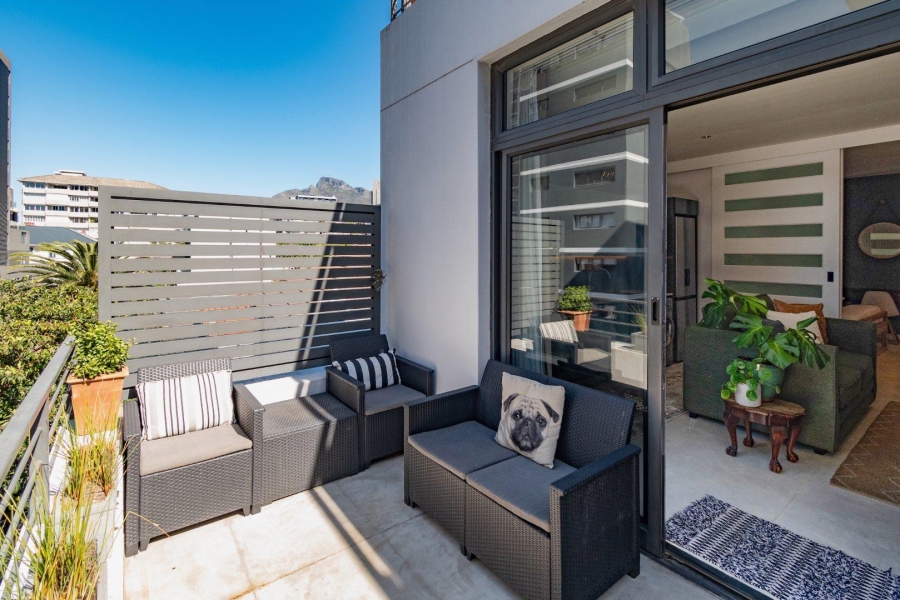 To Let 1 Bedroom Property for Rent in Green Point Western Cape